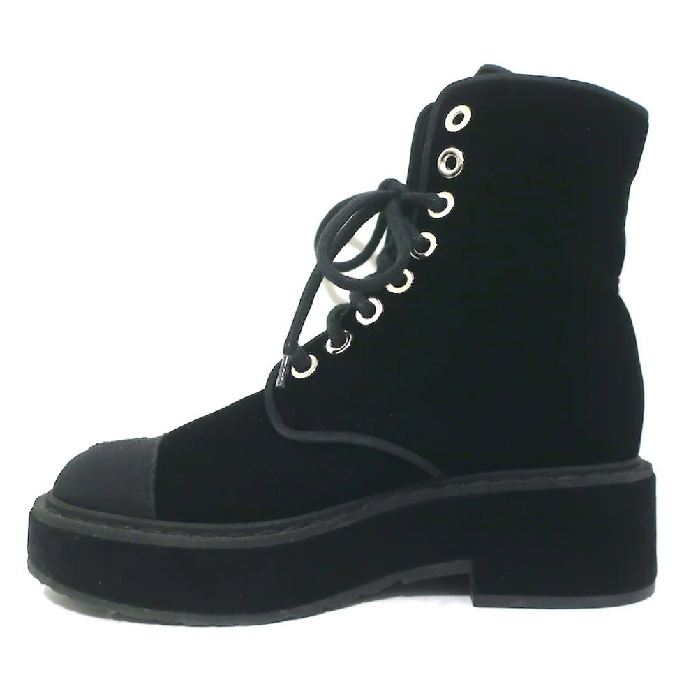 Chanel 17B CC Cap Toe Combat Boots Black Velvet Size 37.5 Lace-Up Ankle Boots - Picture 8 of 12